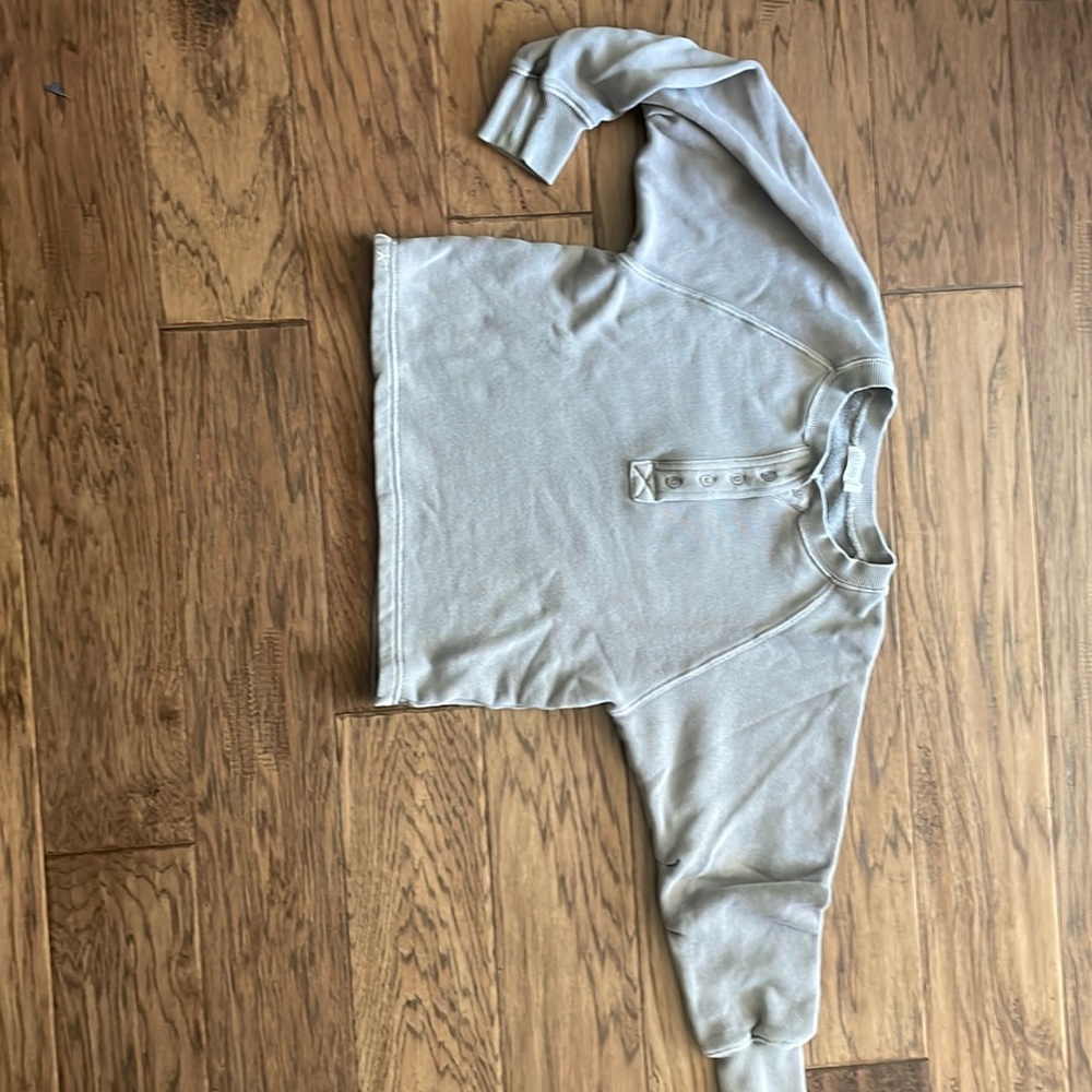 Girl’s youth sweatshirt. Malibu collection. Size 8 -10